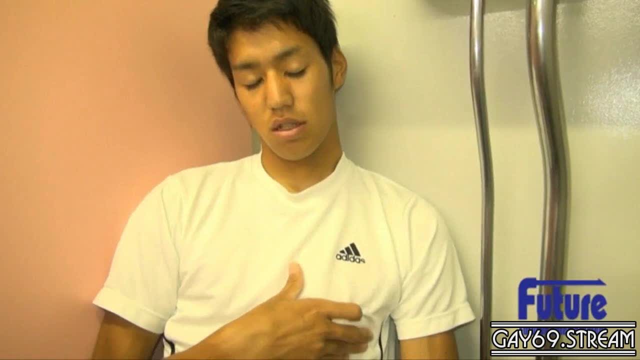 【HD】【YI1002941】 『こんなとこでヤッちゃいました！！』あの人気モデルが再び・・公衆トイレで公開オナニーを初披露！