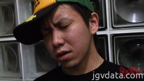 [KD-005] ドキッ！某発展トイレで今風B系男子クンと挑発オナニー