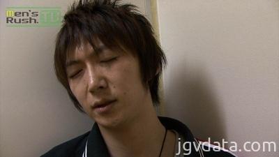 [HD][MR-ON560] 初撮影で緊張してる青年にトイレで悪戯！？